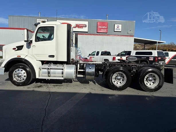 2024 Peterbilt 567 - image 2
