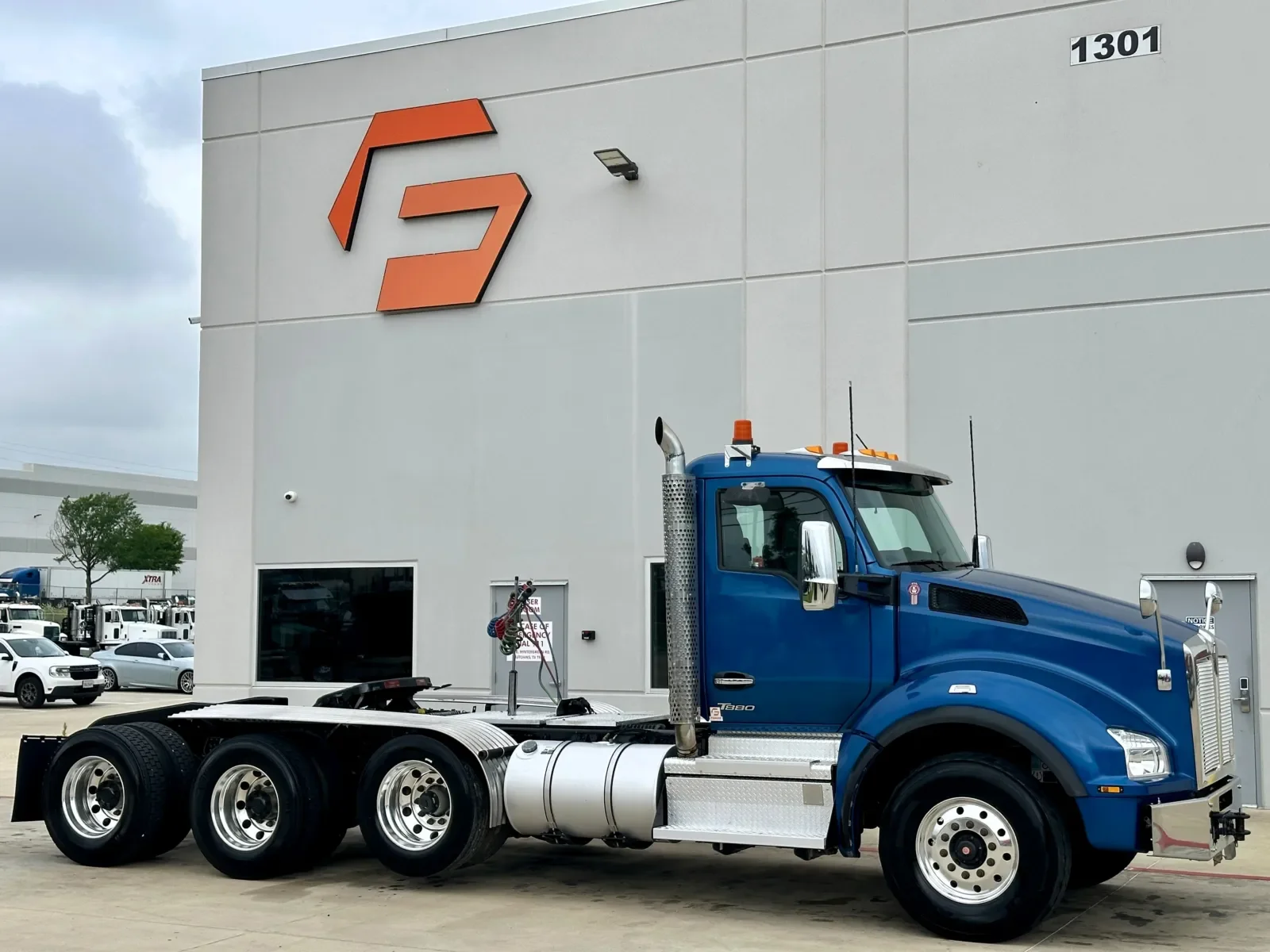 2023 Kenworth T880