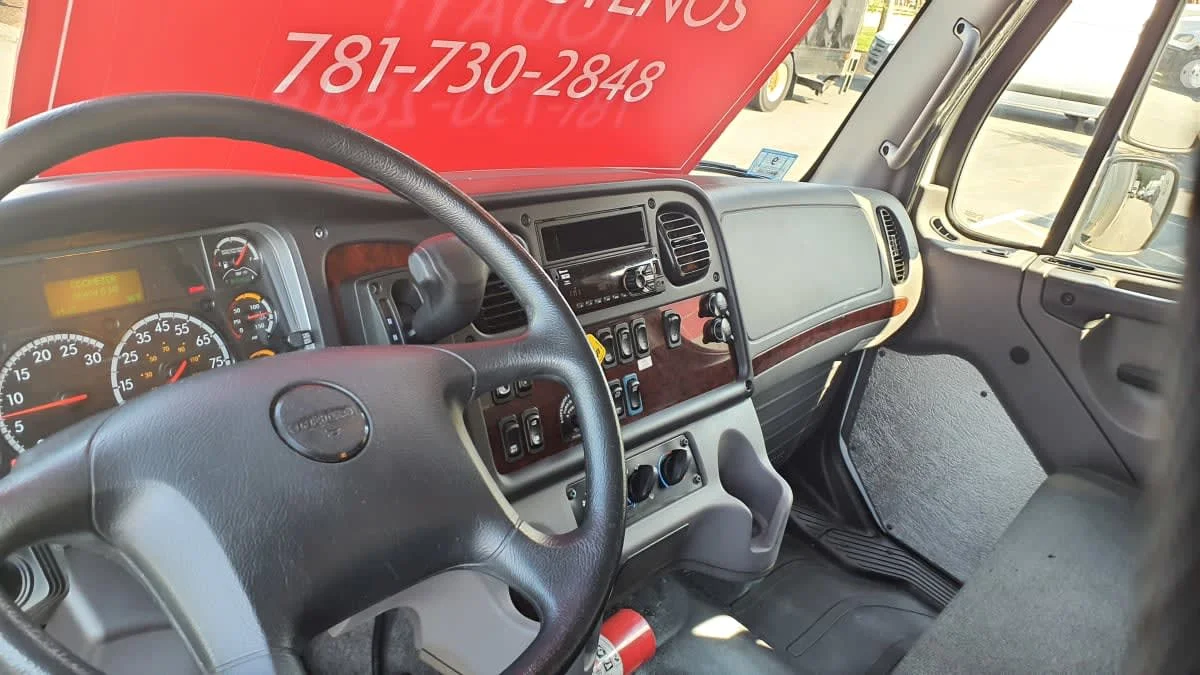 2019 Freightliner M2 106 in Norwood, MA — photo 7
