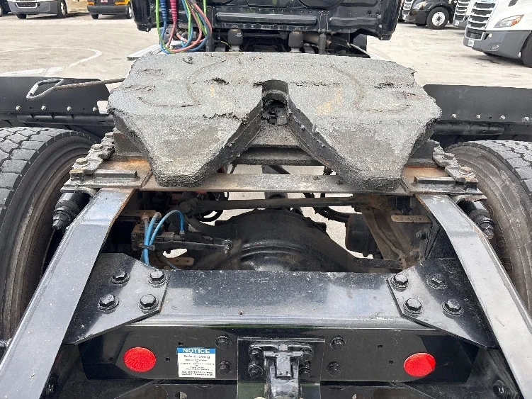 2019 Freightliner Cascadia in Medley, FL — photo 6