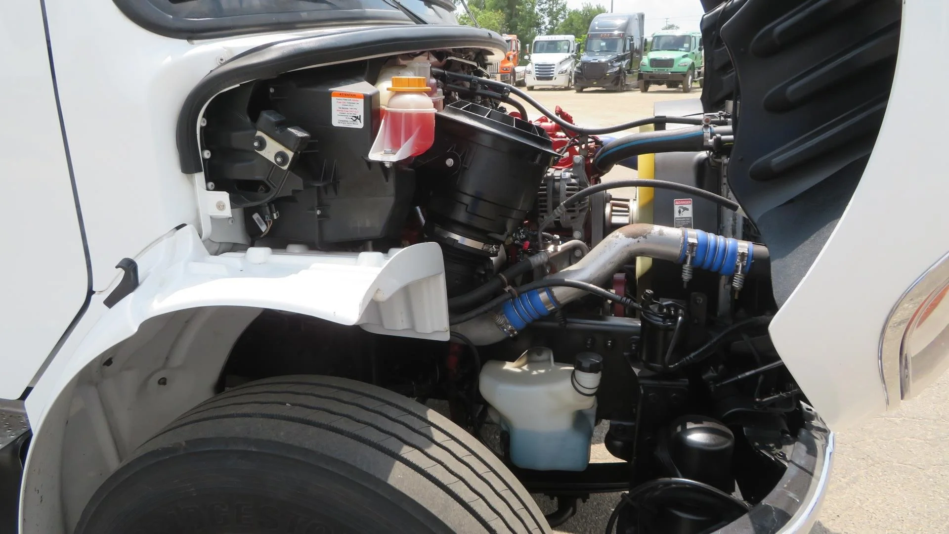 2025 Freightliner eM2 — photo 20