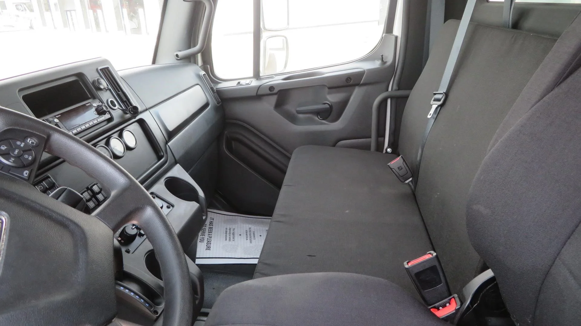 2025 Freightliner eM2 — photo 17