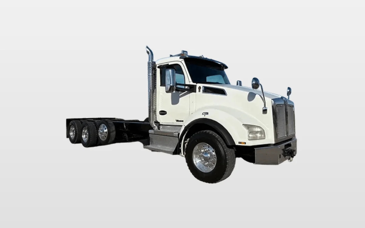 2020 Kenworth T880 - image 1