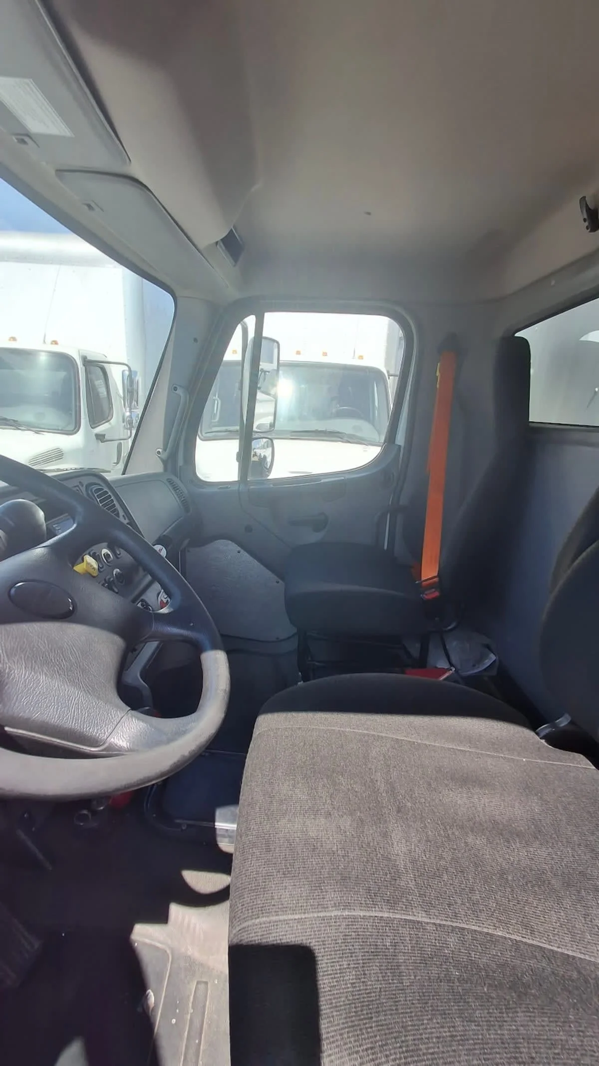 2021 Freightliner M2 106 - image 7