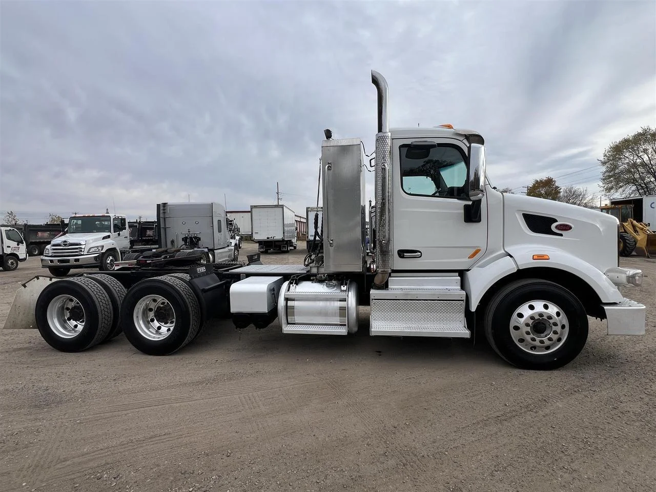 2021 Peterbilt 567 - image 3