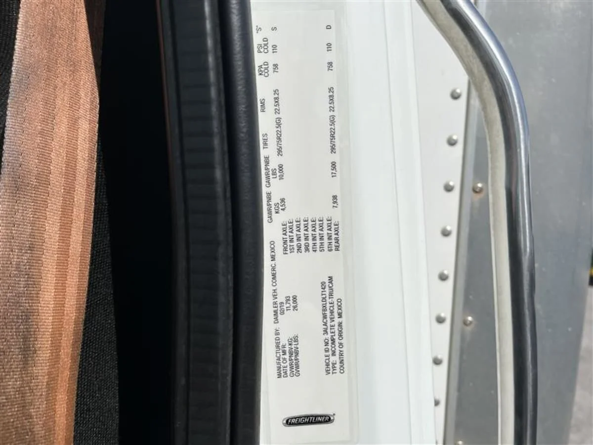 2020 Freightliner M2 106 - image 11