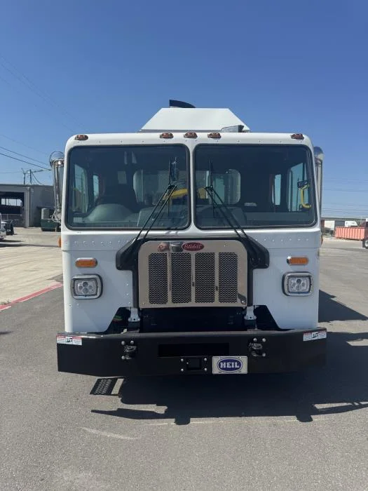 2026 Peterbilt 520 — photo 3