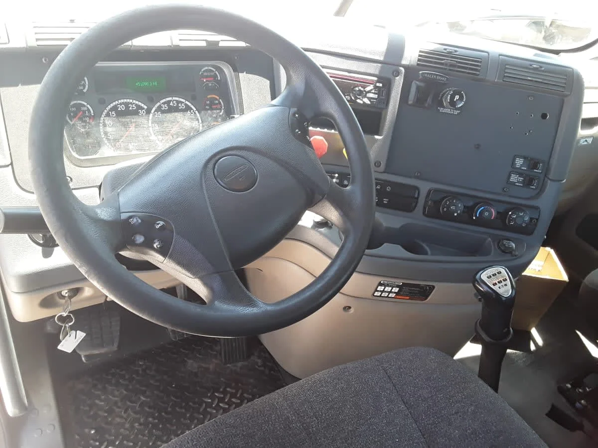 2018 Freightliner Cascadia in Pittsburgh, PA — photo 11