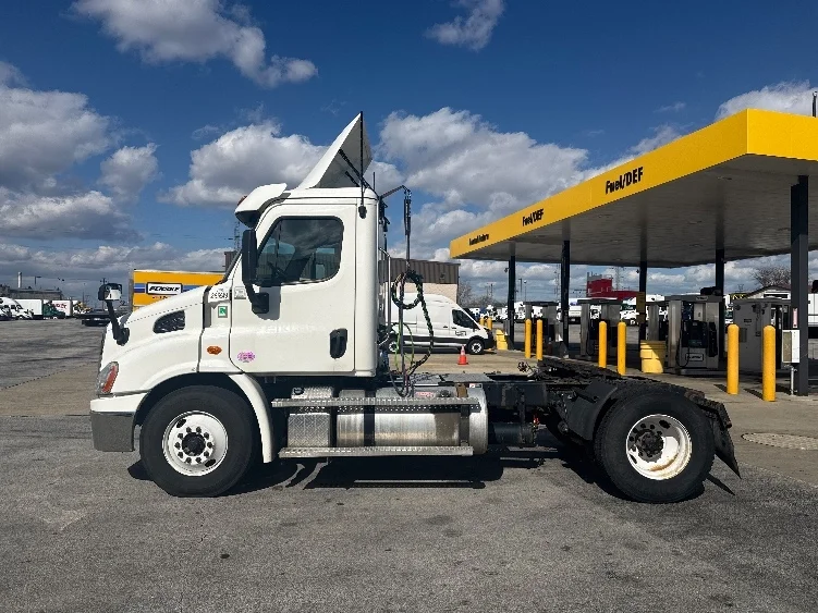 2020 Freightliner Cascadia in La Porte, IN — photo 4