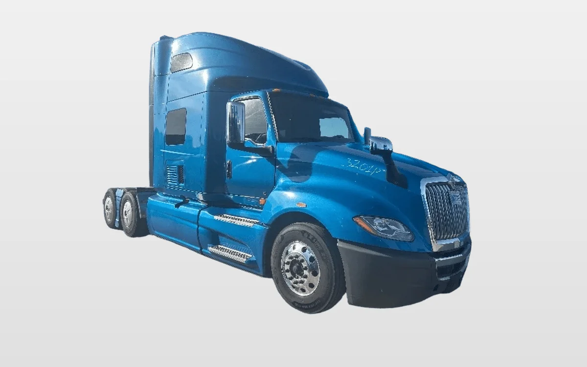 2021 International LT - image 1