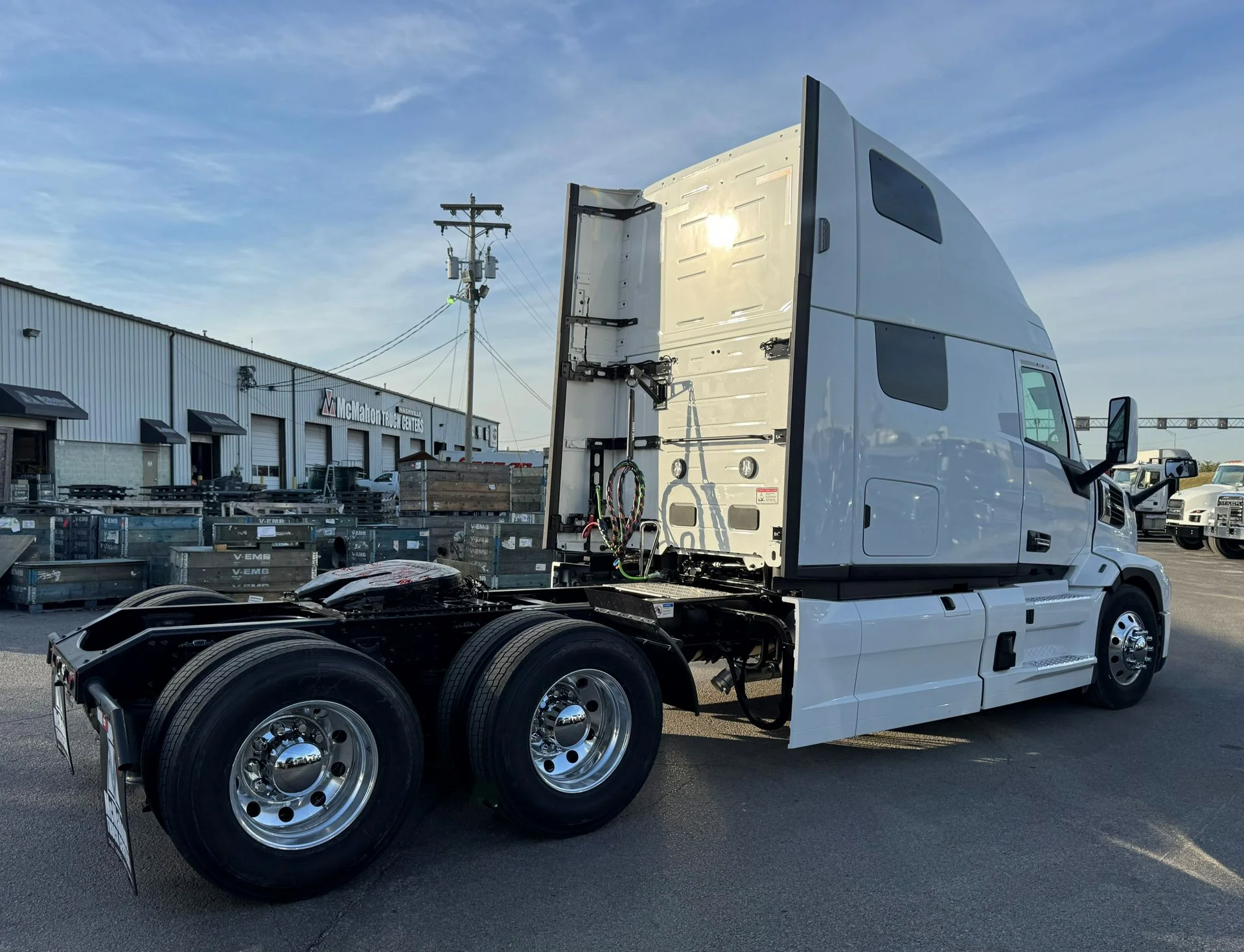 2027 Mack Pinnacle in La Vergne, TN — photo 3