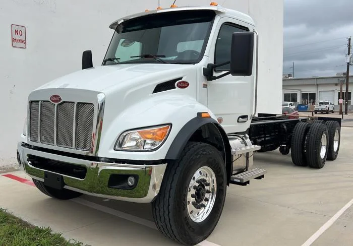2027 Peterbilt 548 — photo 3