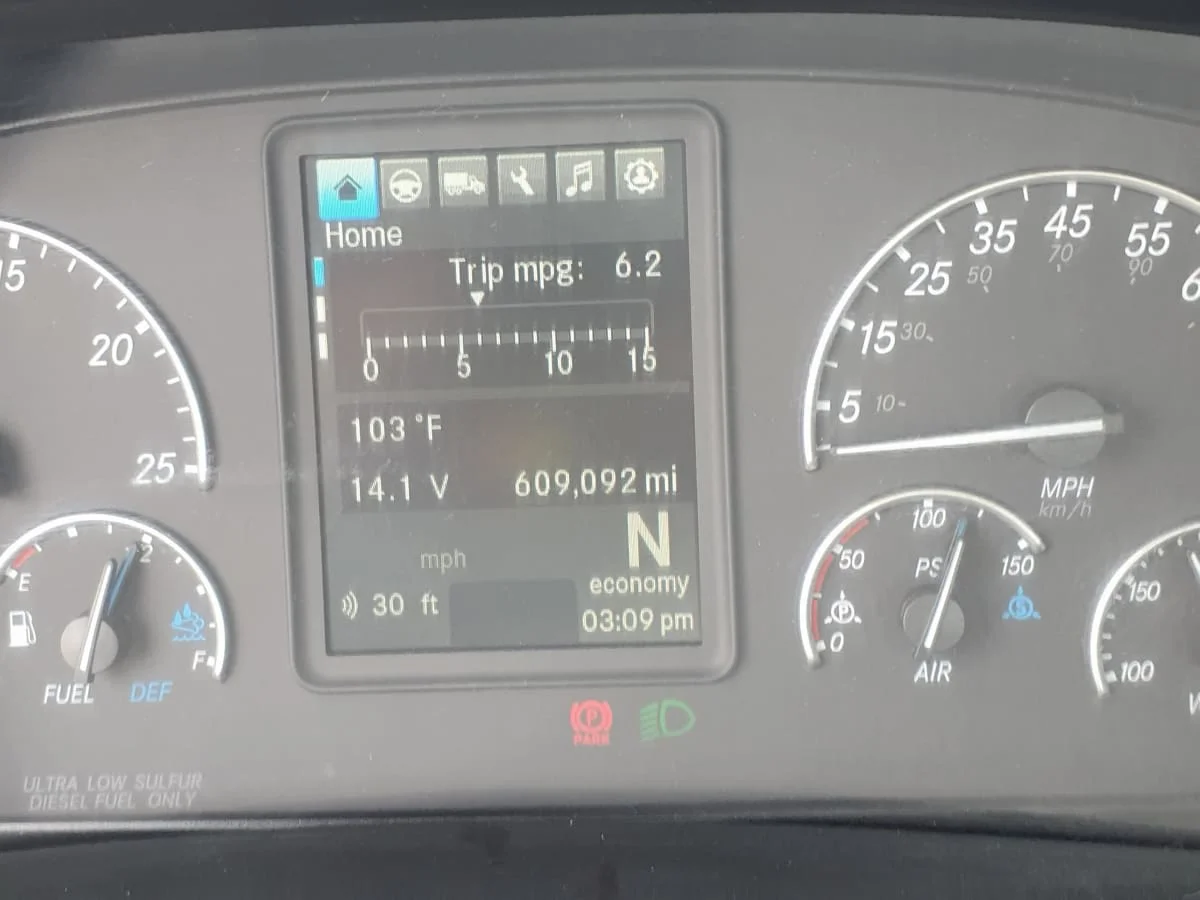 2019 Freightliner Cascadia in Oak Creek, WI — photo 9