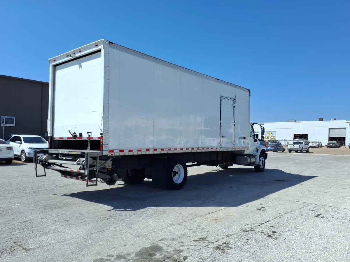 2019 International MV - image 4