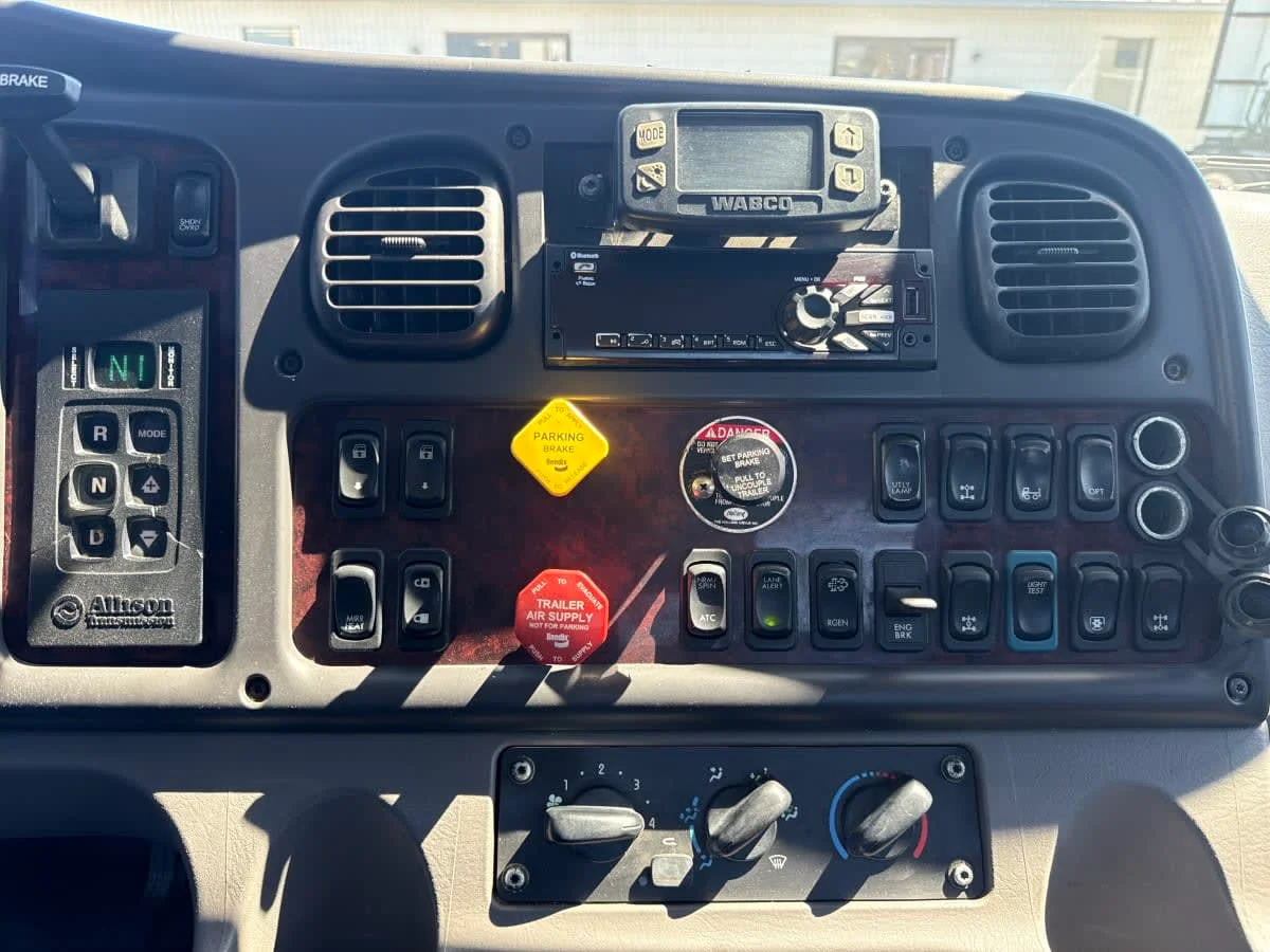 2022 Freightliner M2 106 in Oak Creek, WI — photo 9