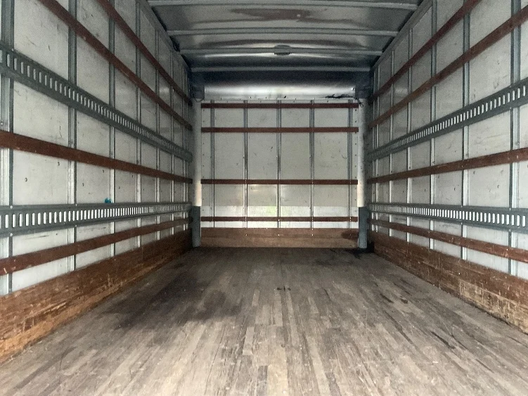 2020 Isuzu NQR - image 8