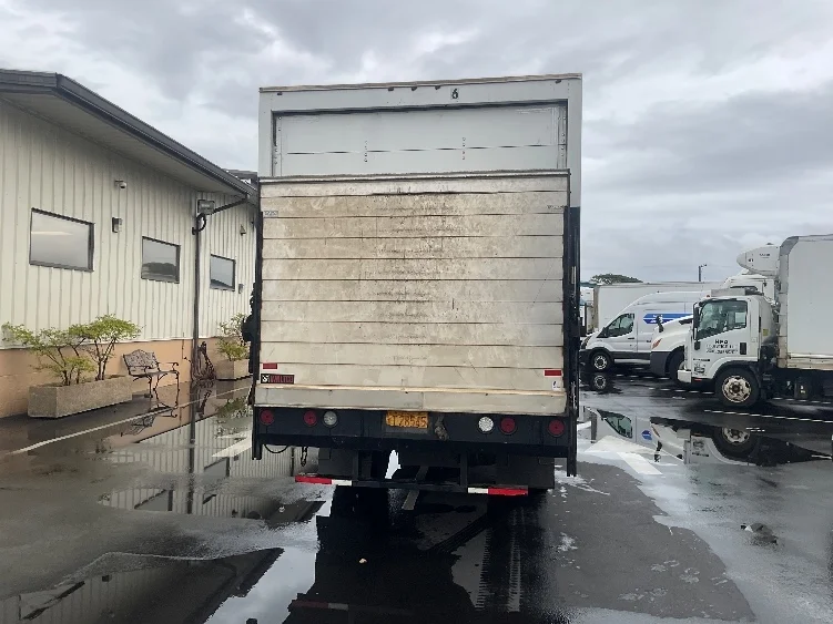 2020 Isuzu NQR - image 7