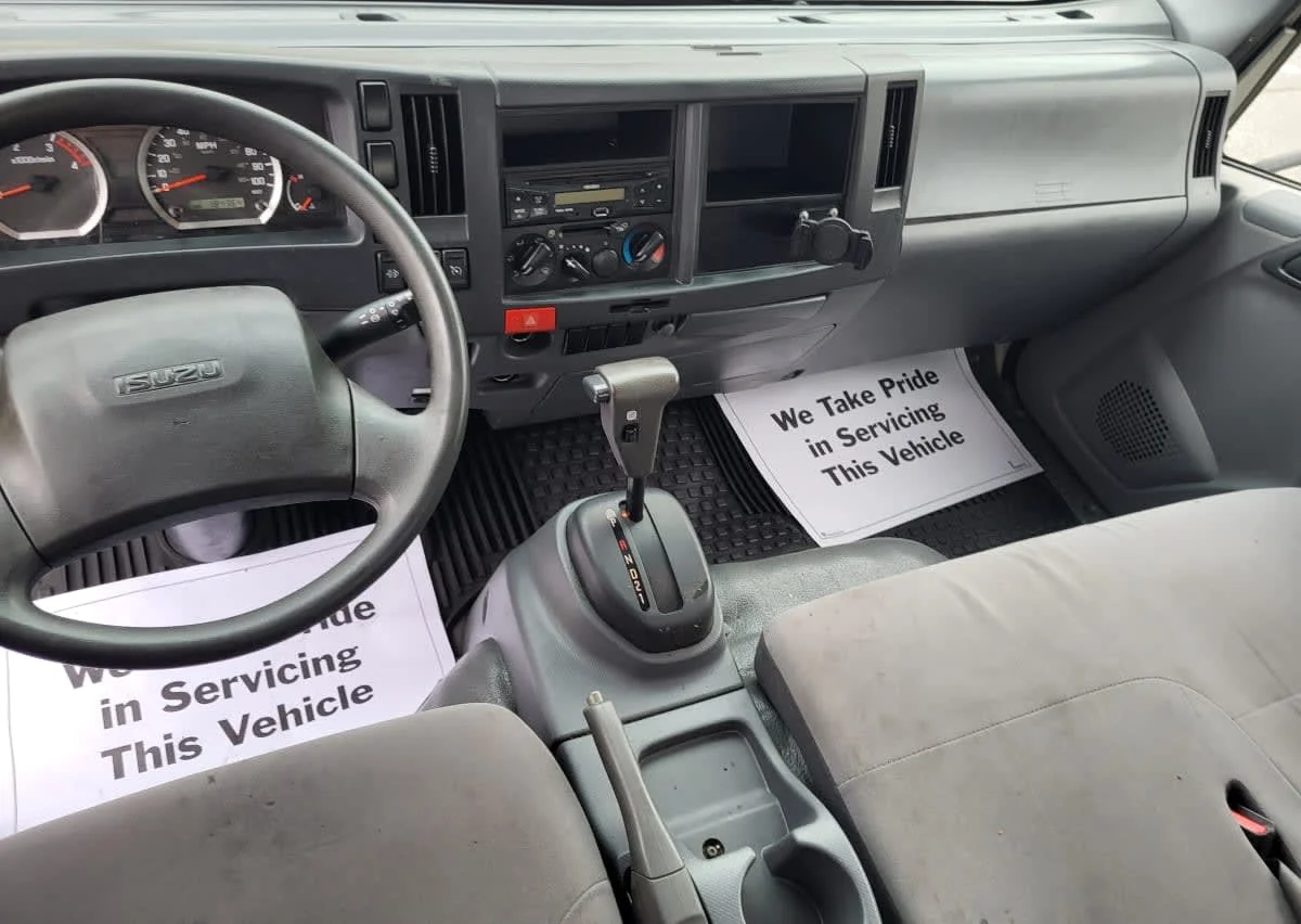 2017 Isuzu NPR - image 6