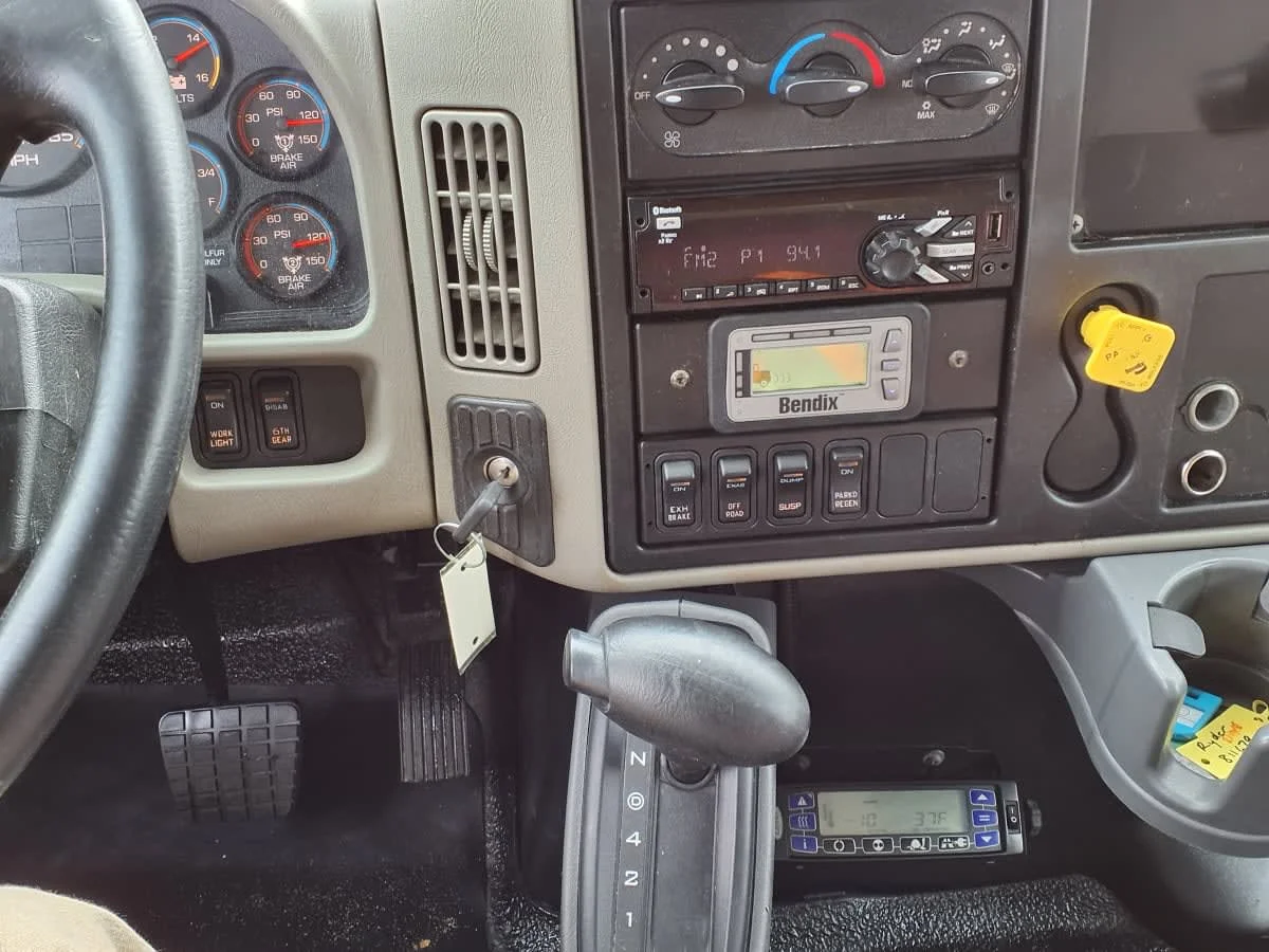 2019 International 4300 in Salisbury, MA — photo 14