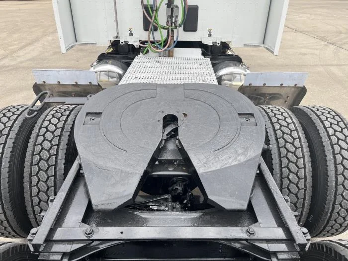 2022 Peterbilt 579 - image 6