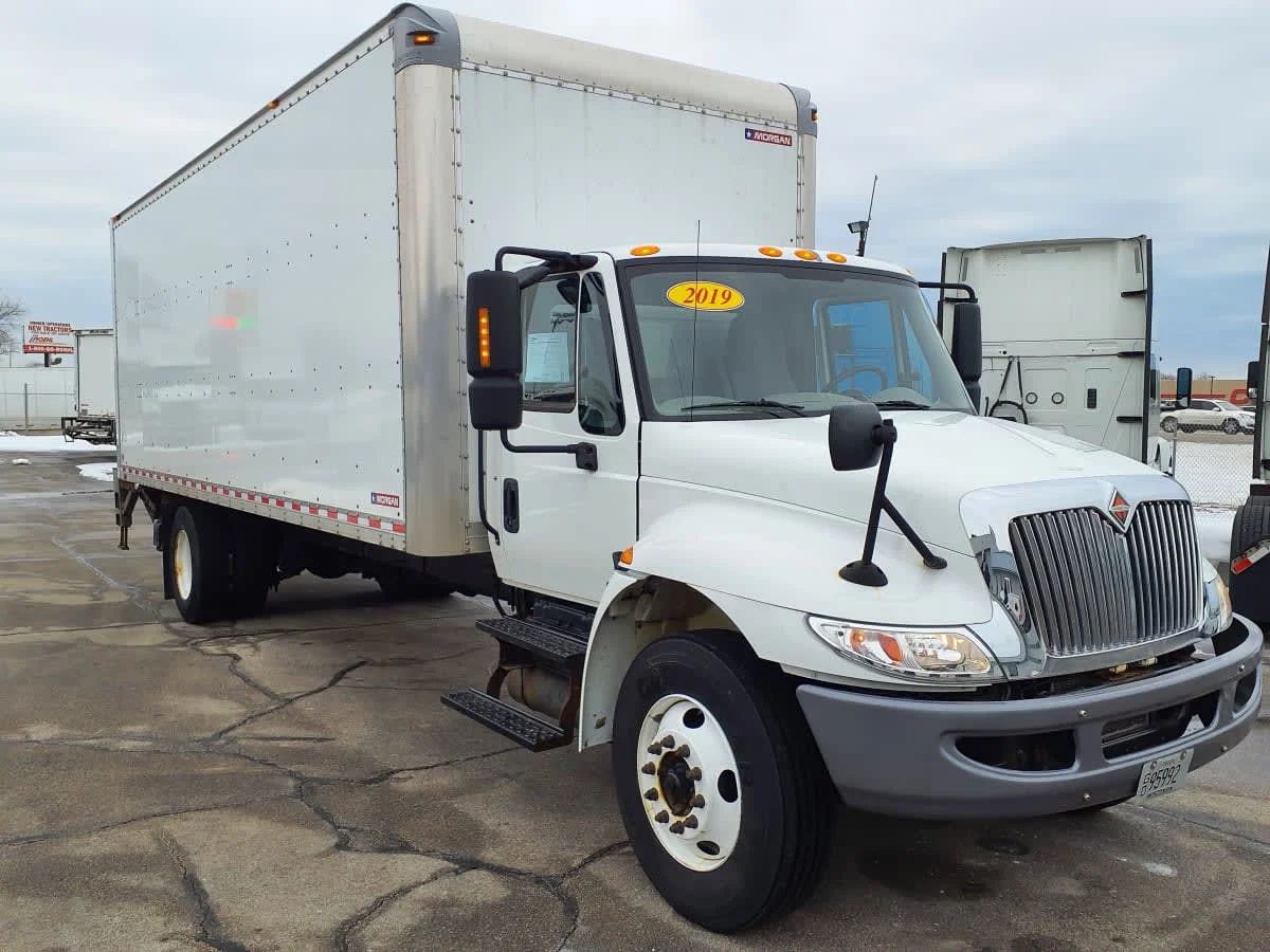 2019 International 4300 in Oak Creek, WI — photo 3