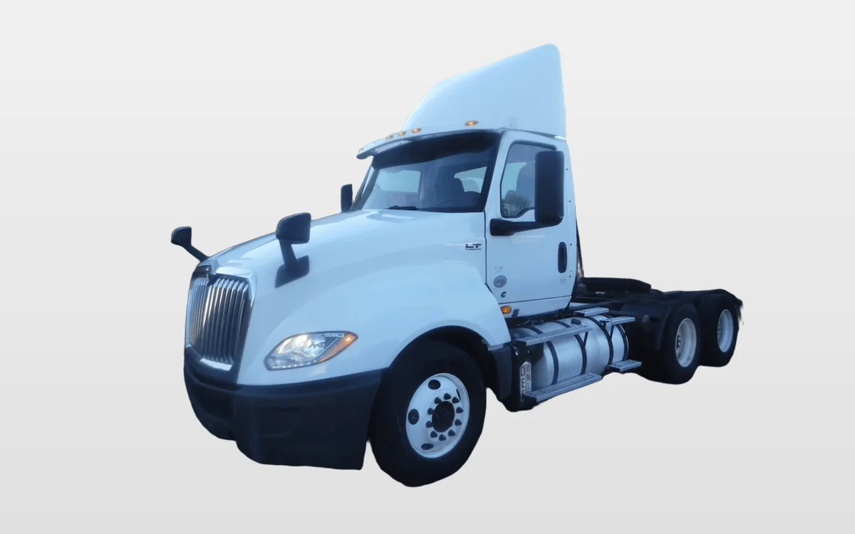 2019 International LT - image 1