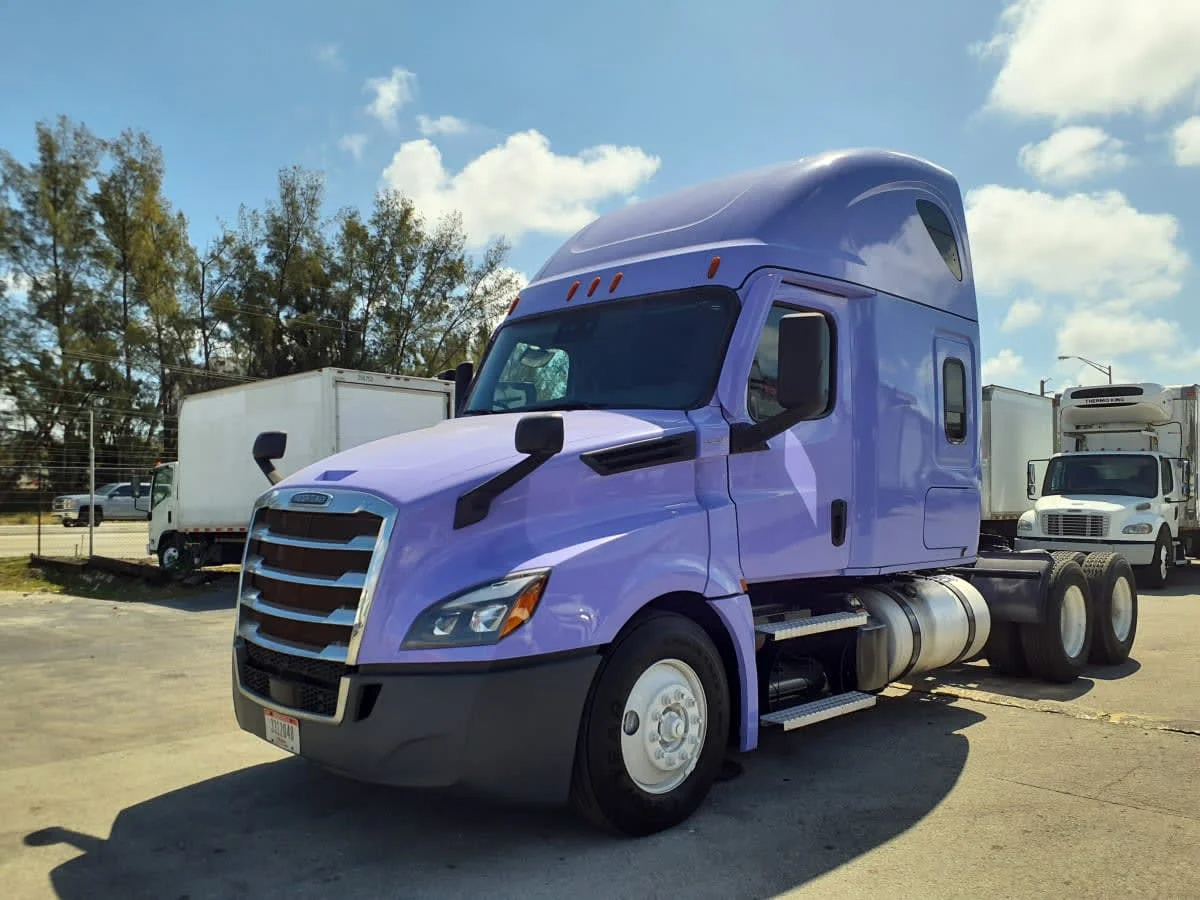 2023 Freightliner Cascadia in Miami, FL
