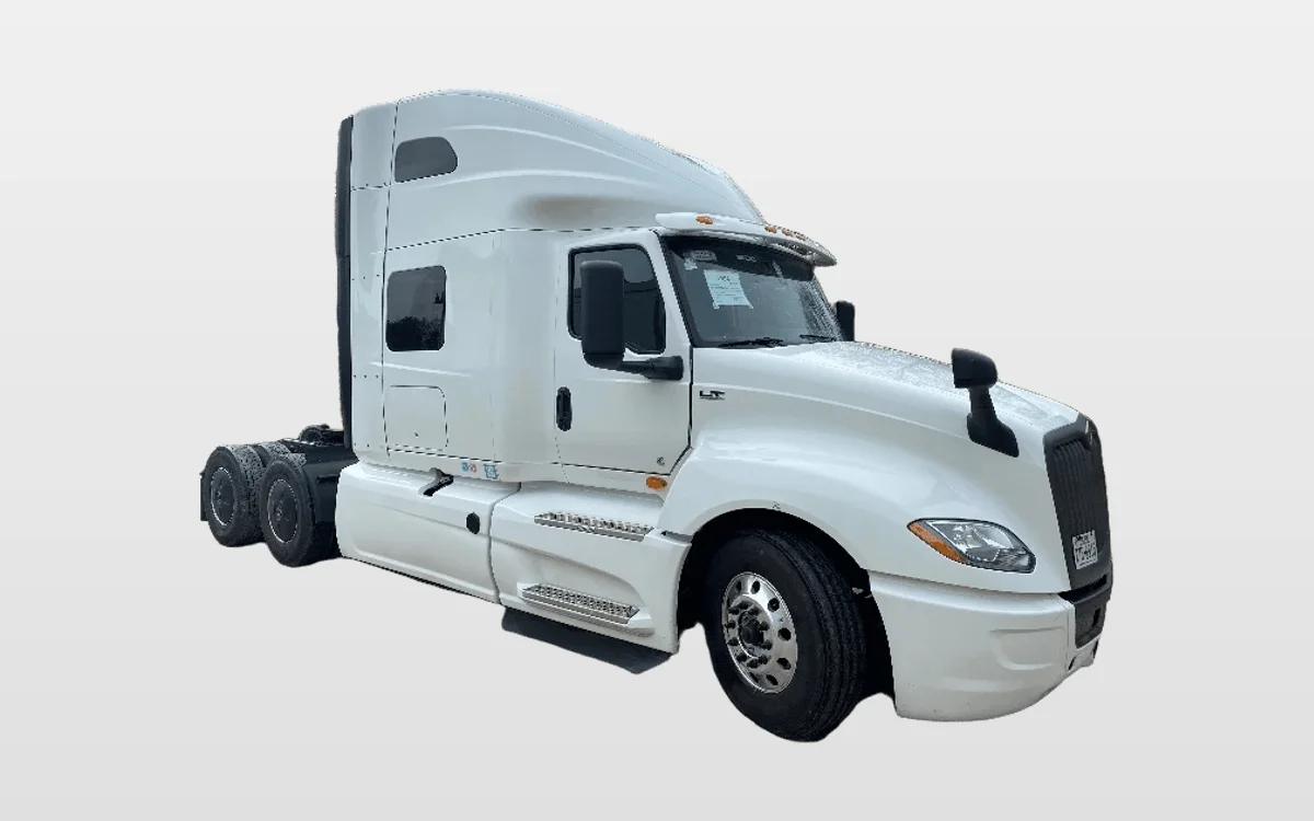 2022 International LT - image 1