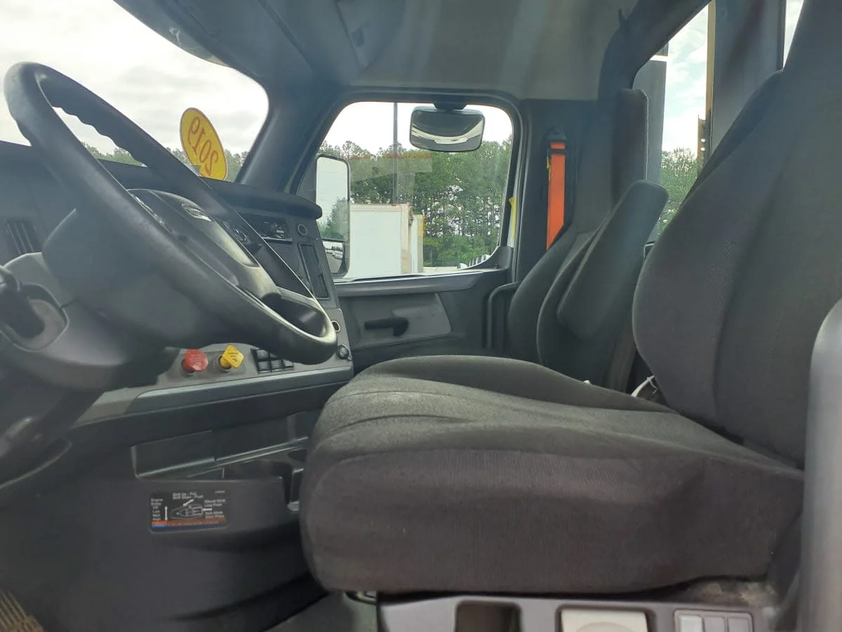 2019 Freightliner Cascadia in Atlanta, GA — photo 7