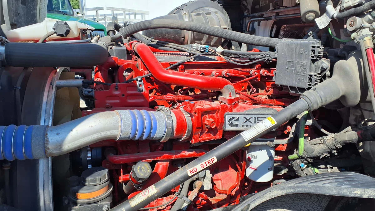 2020 Volvo VNL 860 in Warwick, RI — photo 8