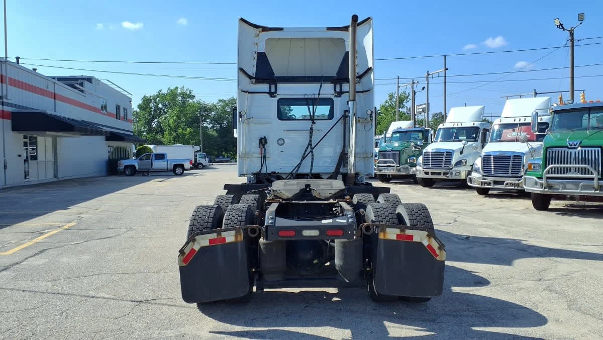 2020 Volvo VNL 860 in Warwick, RI — photo 5