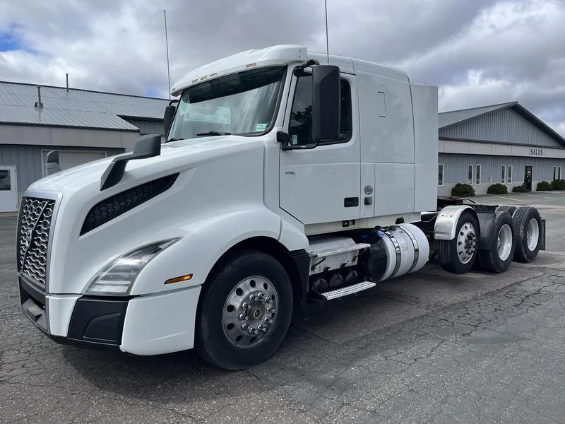 2020 Volvo VNL 860 in Waterloo