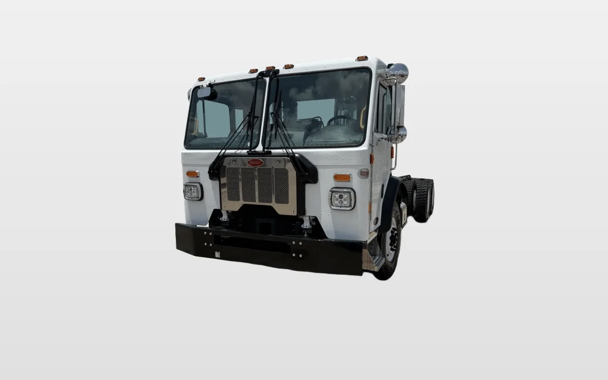 2025 Peterbilt 520 - image 1