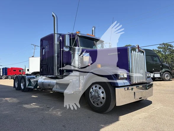2024 Kenworth W900 in Richland, MS — photo 3