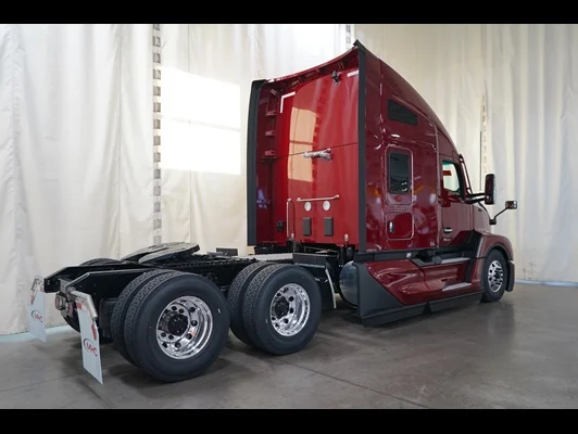 2027 Kenworth T680 in El Paso, TX — photo 4