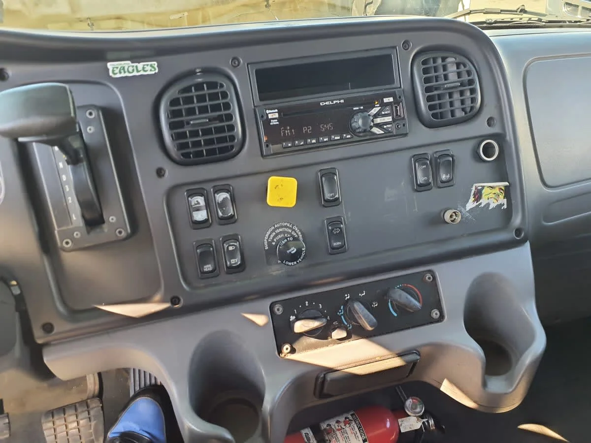 2014 Freightliner M2 106 in Springfield, MA — photo 7