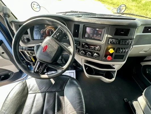 2023 Peterbilt 579 in Springdale, AR — photo 22