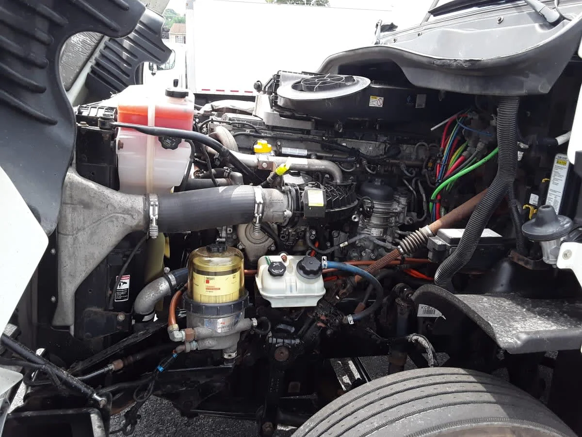 2018 Freightliner Cascadia - image 8