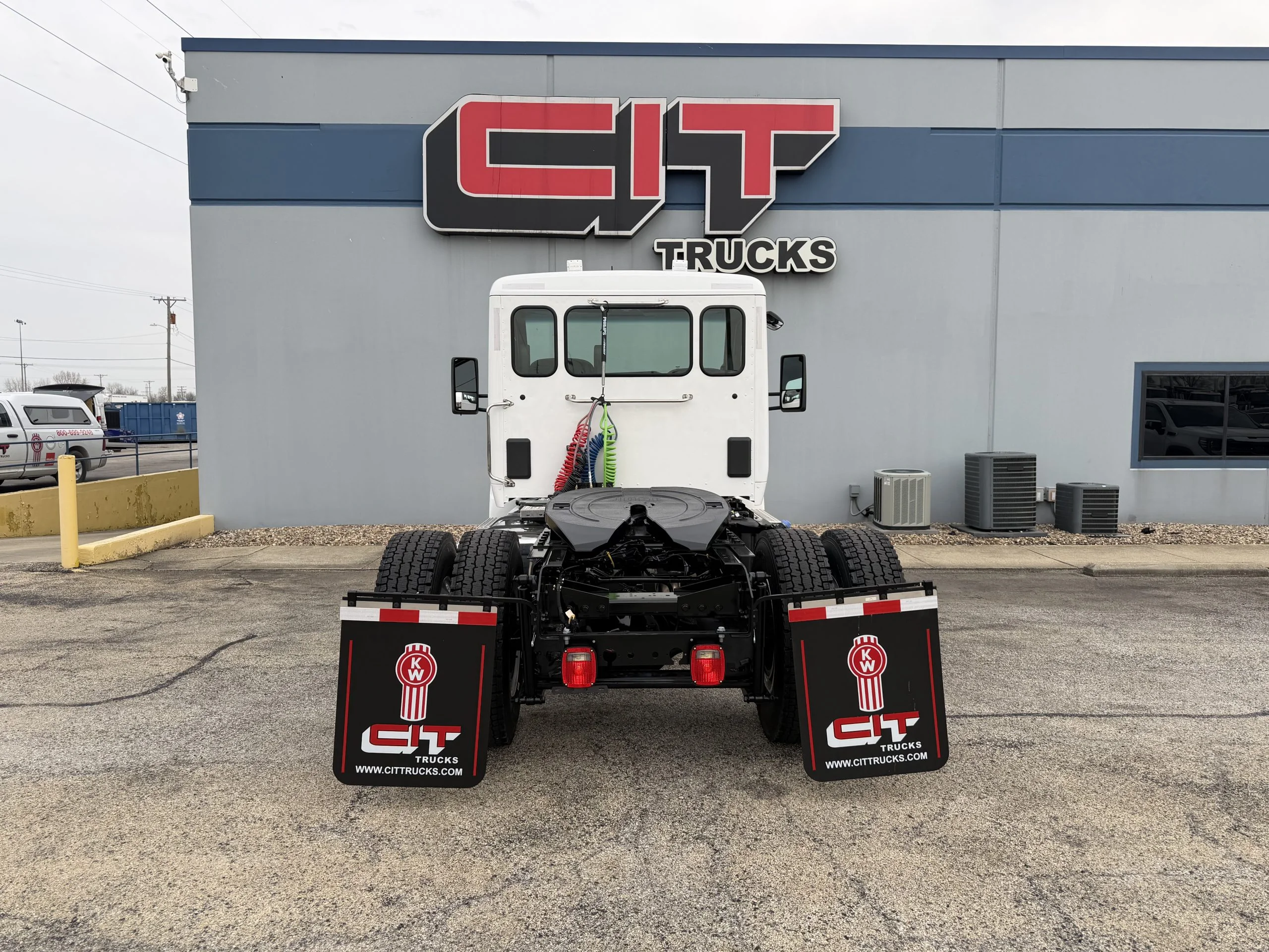 2027 Kenworth T380 in Springfield, IL — photo 6