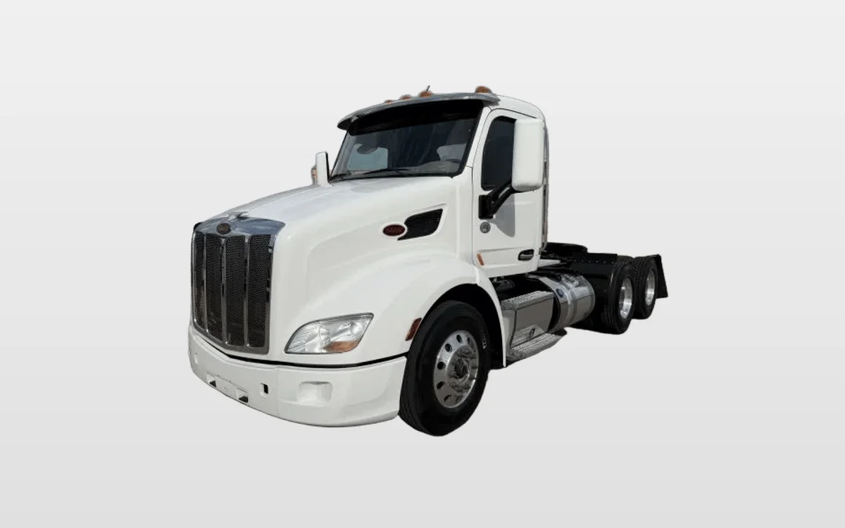 2019 Peterbilt 579 - image 1