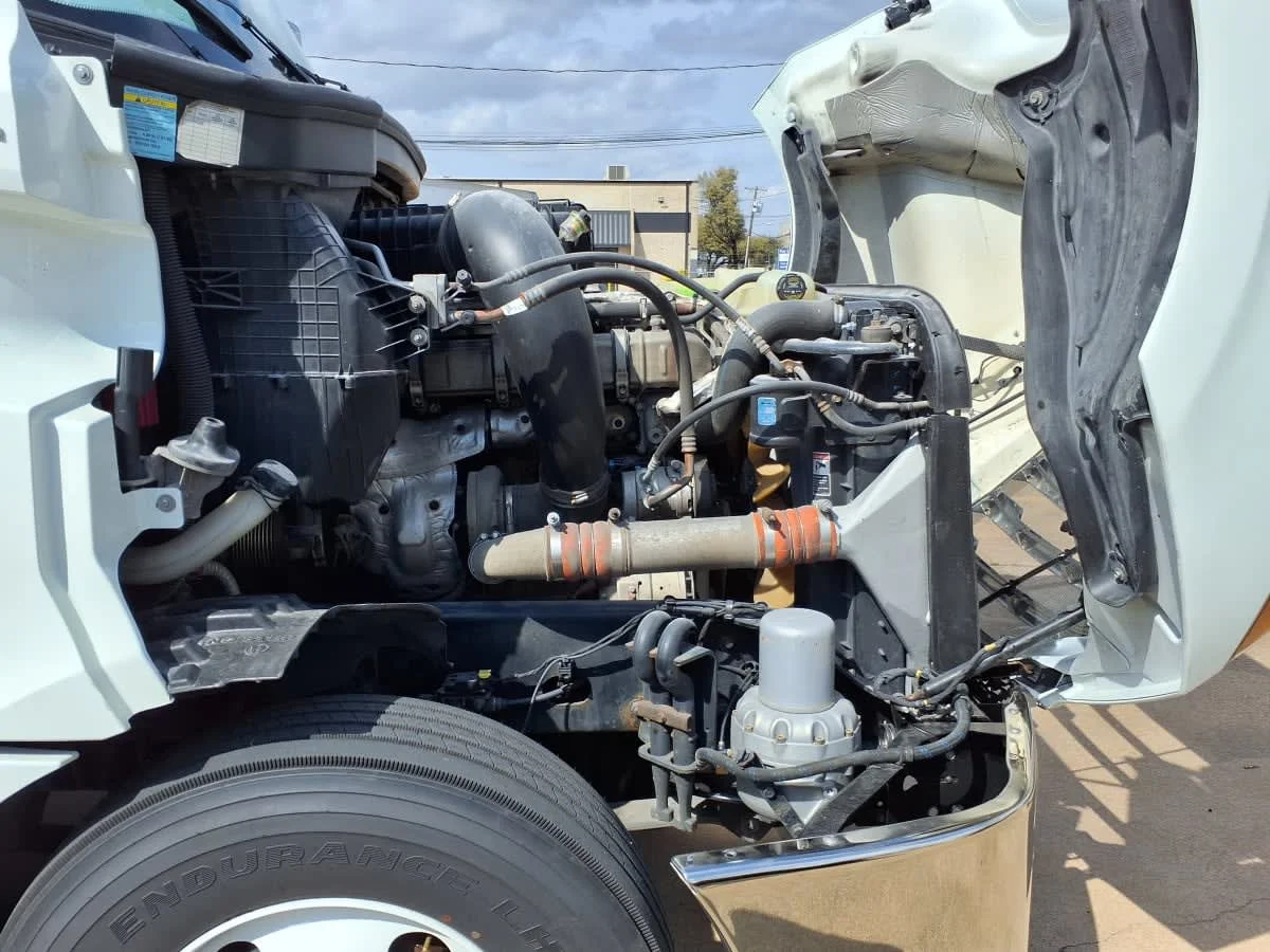 2020 Freightliner Cascadia in Dallas, TX — photo 10