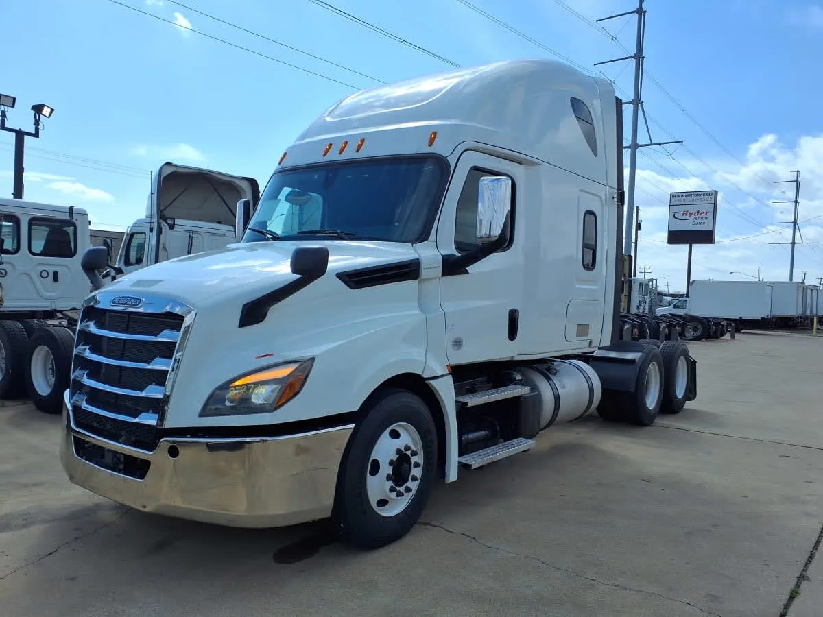 2020 Freightliner Cascadia in Dallas, TX