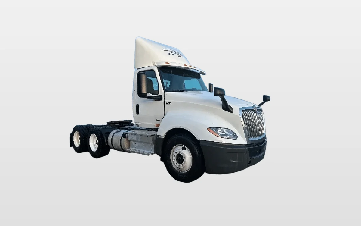 2019 International LT - image 1