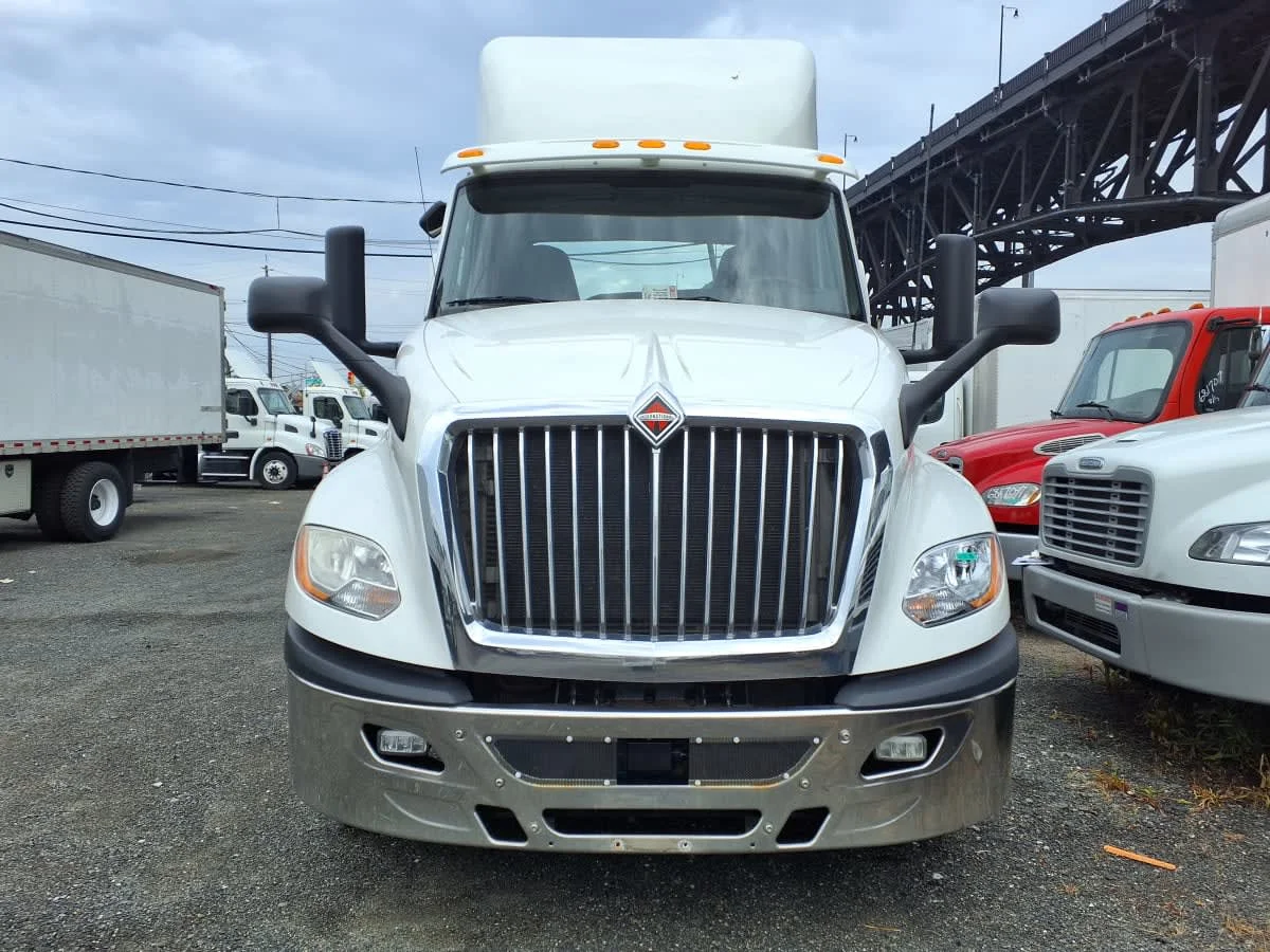 2018 International LT in Kearny, NJ — photo 2