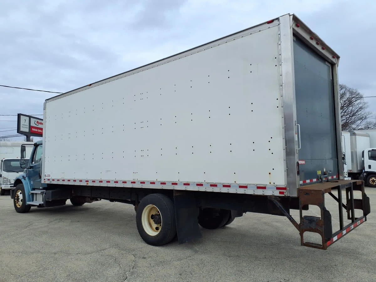 2018 Freightliner M2 106 in Warwick, RI — photo 6