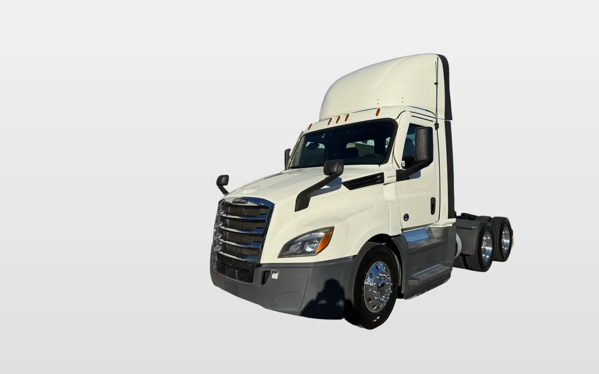 2021 FREIGHTLINER CASCADIA 126DC - image 1
