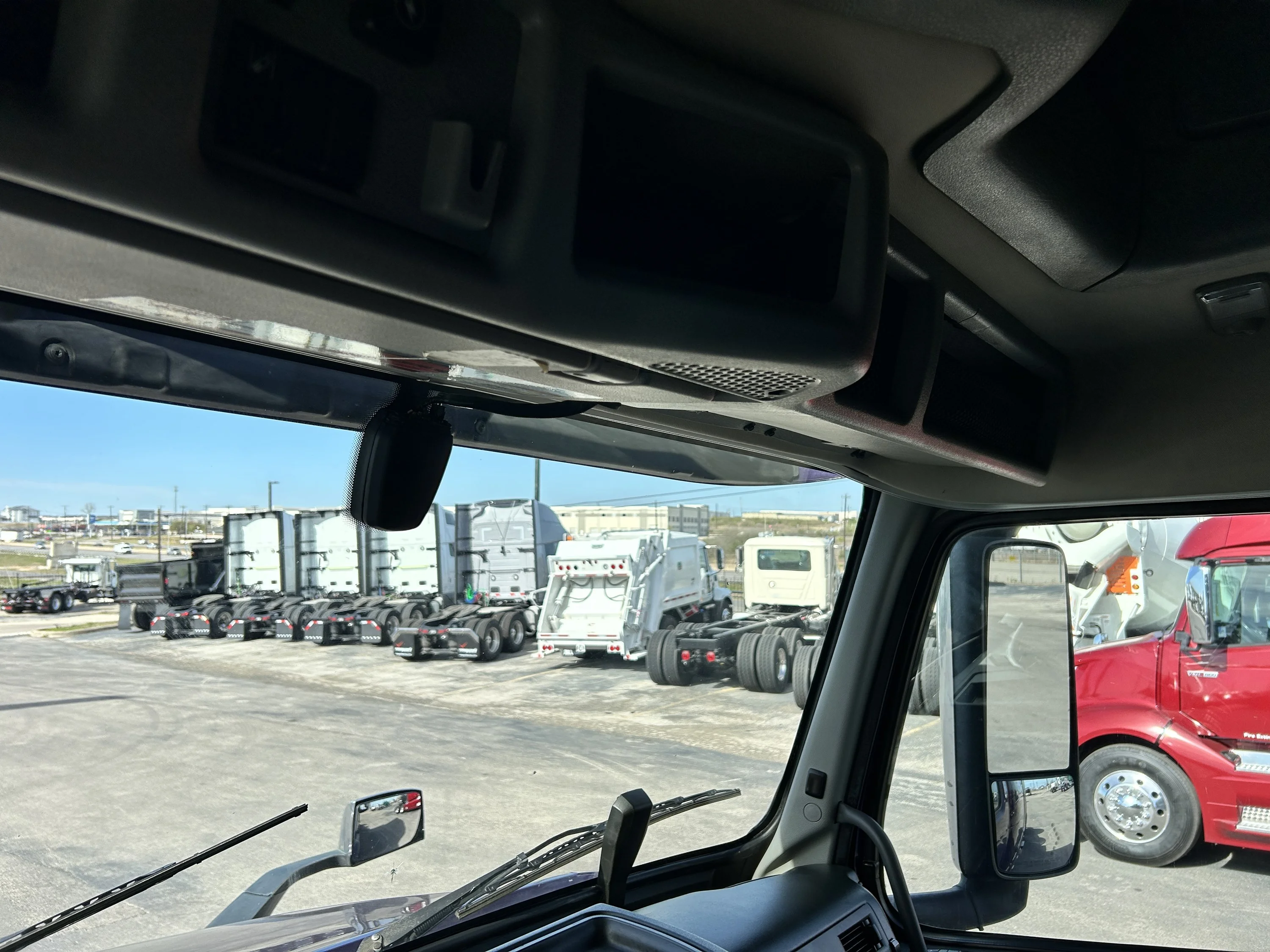 2020 Volvo VNL 860 - image 28