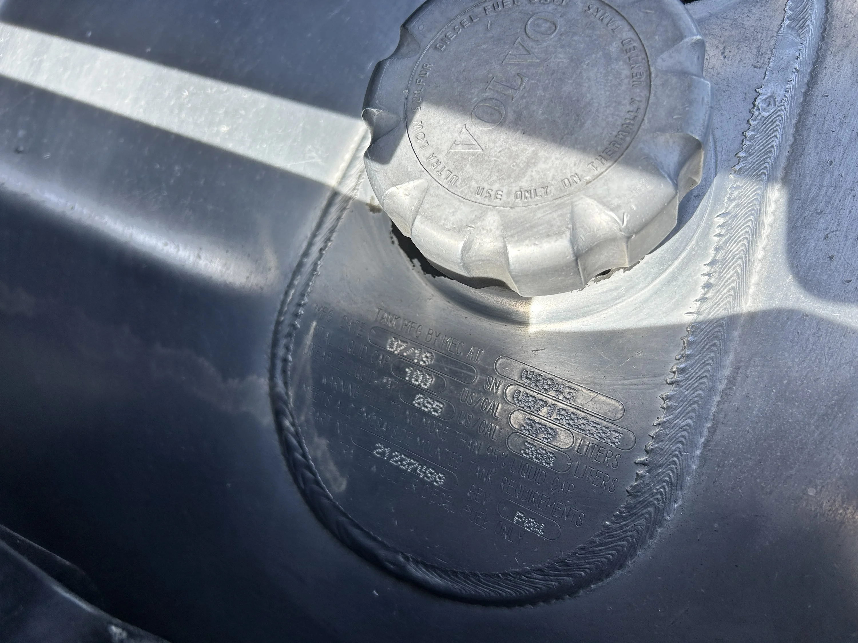 2020 Volvo VNL 860 - image 15