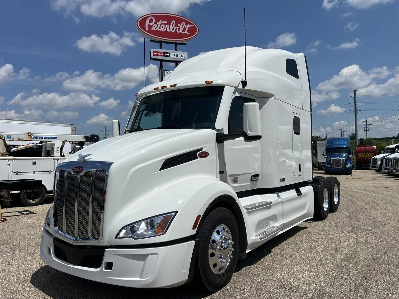 2027 Peterbilt 579 in South St. Paul, MN — photo 12