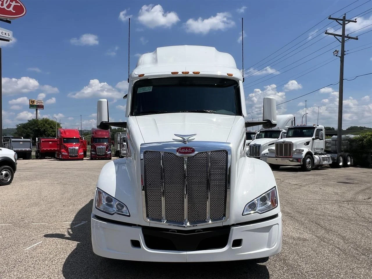 2027 Peterbilt 579 in South St. Paul, MN